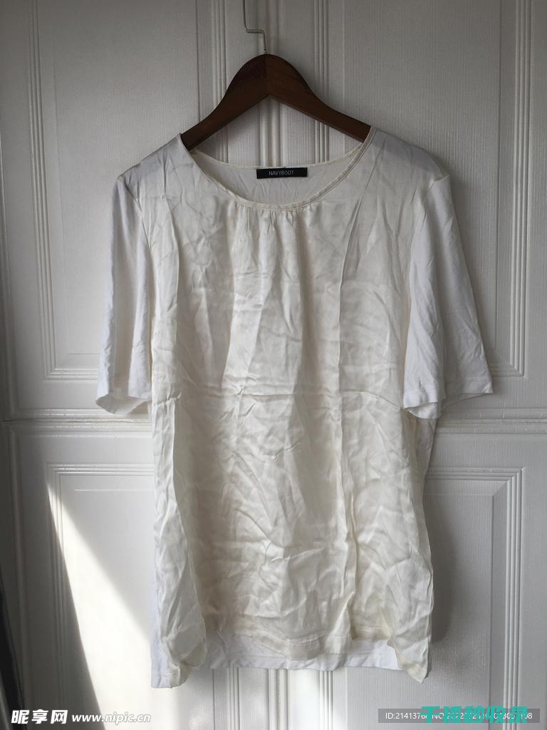 衣服皱了？别急，这些方法能帮你轻松除皱 (衣服皱了,怎么办)