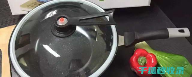 不粘锅的保养：防止涂层脱落 (不粘锅的保养和清洗)