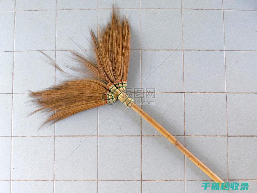 扫帚清洁技巧大揭秘：轻松让扫帚焕然一新 (扫帚清洁技巧有哪些)